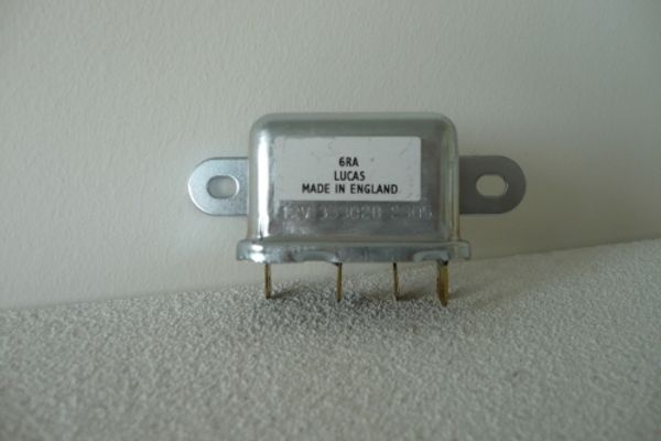 Aston Martin 022-037-0101 Relay | ML Performance EU Car Parts