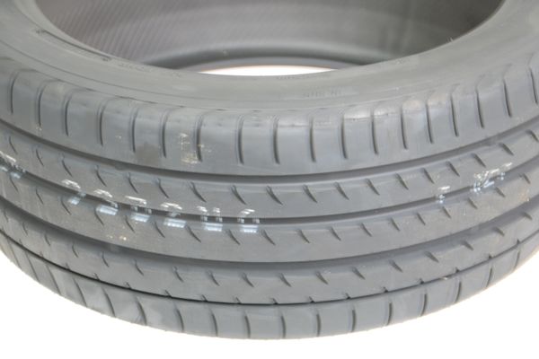 Aston Martin 1R12-36-10736 Front Tyre | ML Performance EU Car Parts