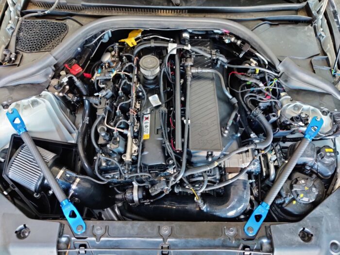 VTT-G2X-CAR-STRUT BMW G2X Carbon Fiber Strut Braces