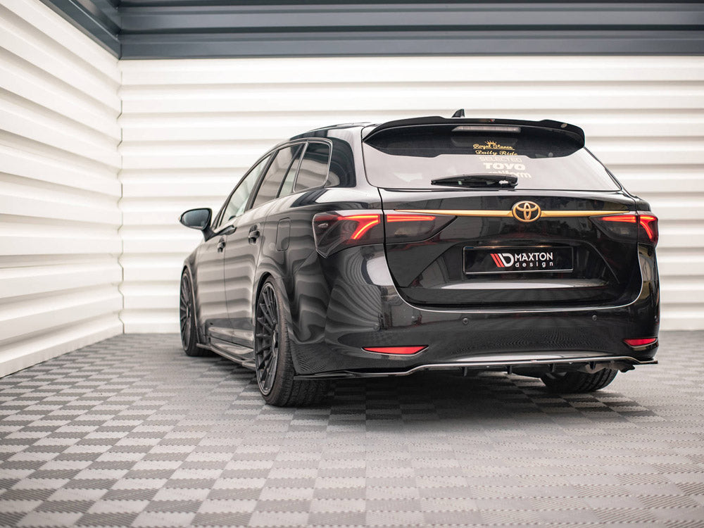 Maxton Design Toyota Avensis MK3.5 (2015-2018) Central Rear Splitter (vertical Bars)